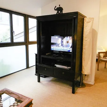 Loft Baron Bed & Breakfast *