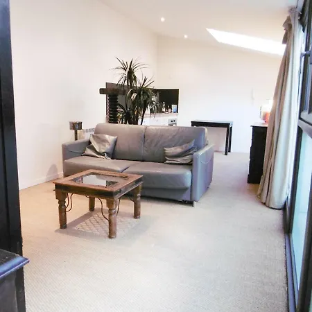 Loft Baron Bed & Breakfast *