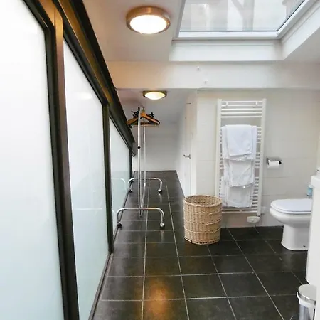 Loft Baron Bed and Breakfast *